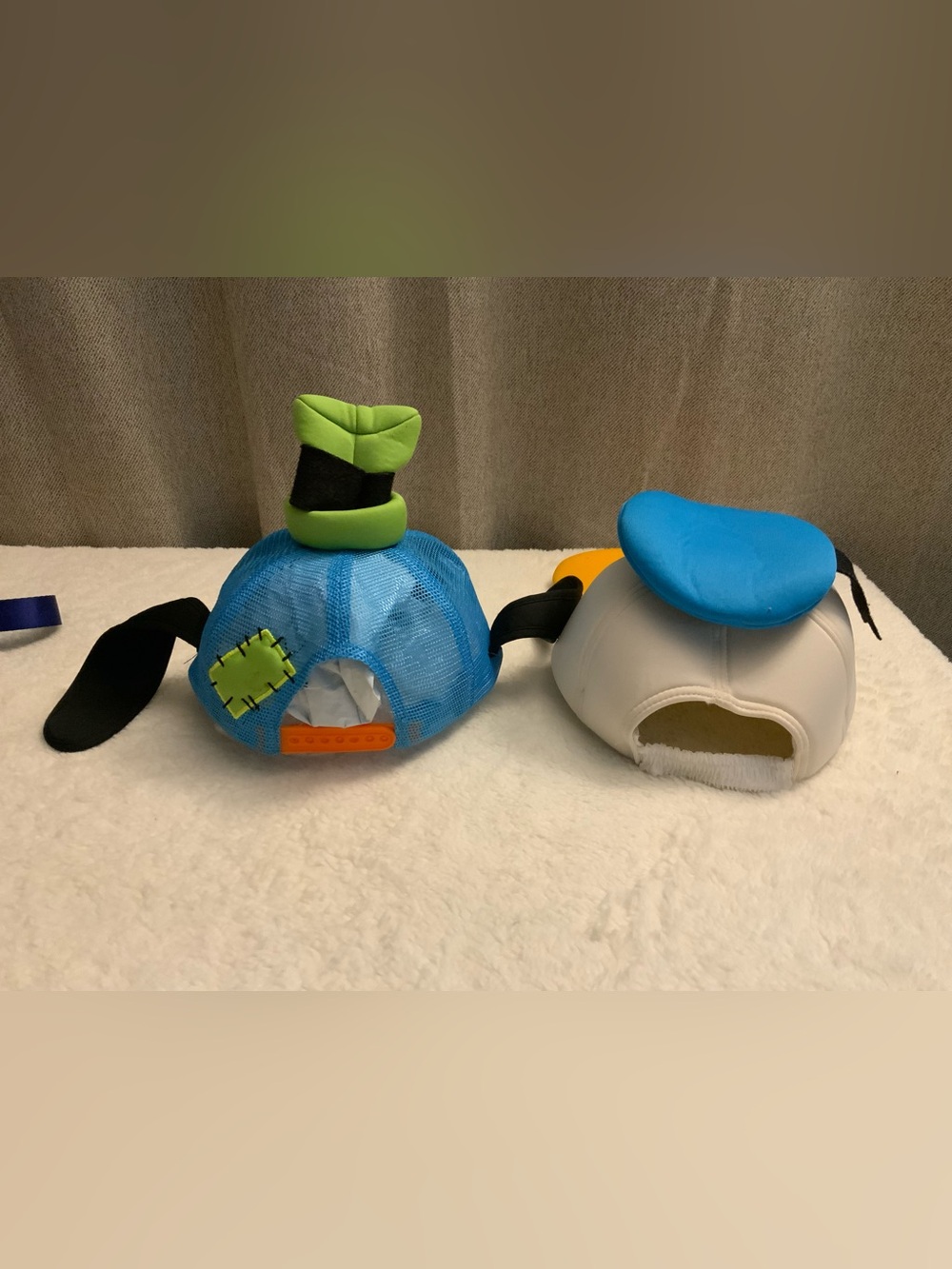 Disney world Goofy & Donald Duck hats in great shape - Picture 2 of 2